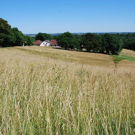 Domaine Sainte Barthe, Entre Marciac Et Nogaro 住宿加早餐酒店